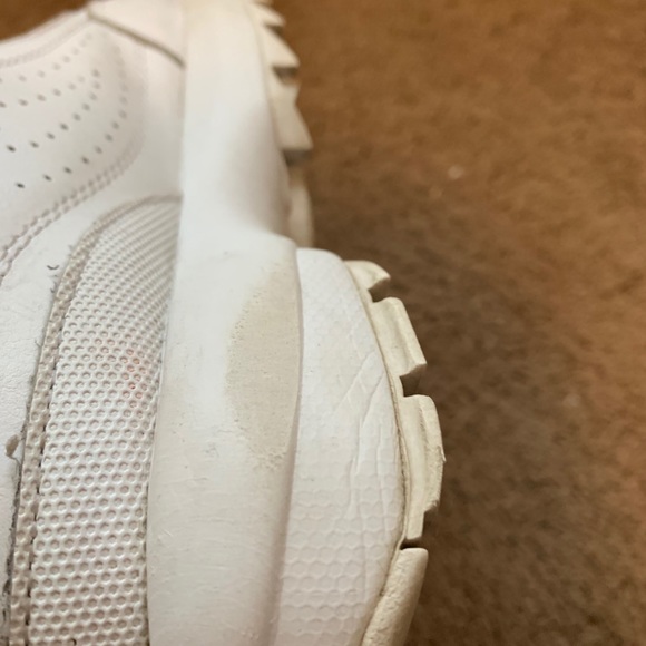 Filas - Picture 4 of 4